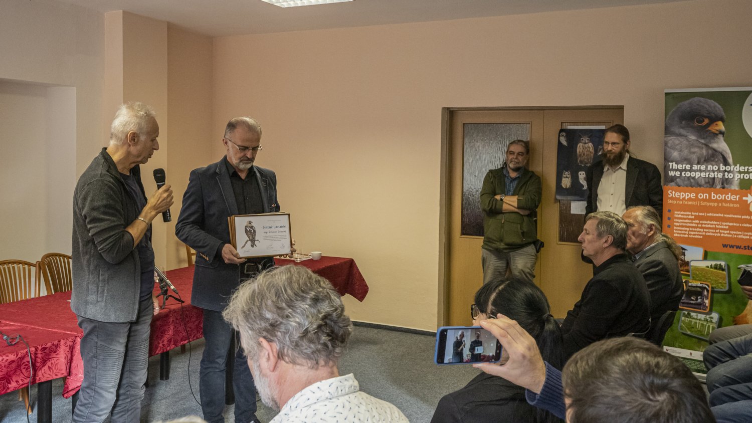 Ocenenie pre Mgr. Štefana Danka - zakladateľa koordinovania skupiny pre výskum a ochranu dravých vtákov